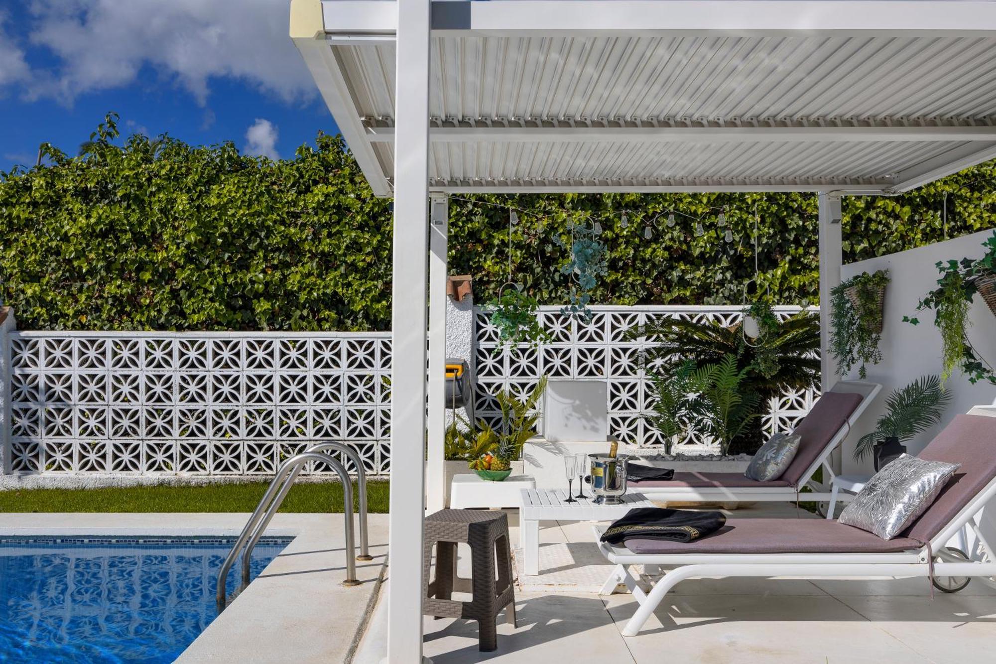 Villa Casacara Marbella Beachside Costabella -Spain ภายนอก รูปภาพ