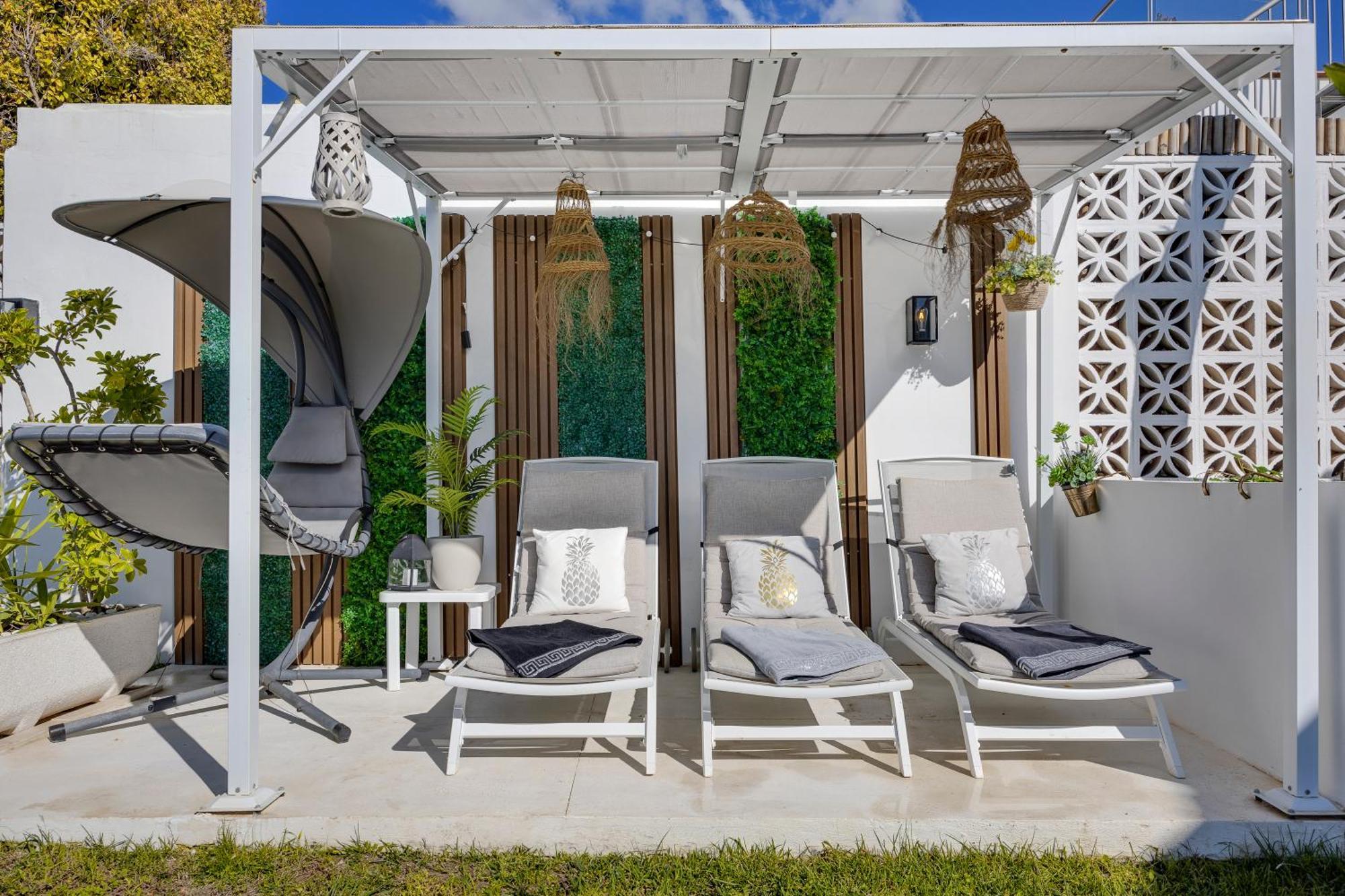 Villa Casacara Marbella Beachside Costabella -Spain ภายนอก รูปภาพ