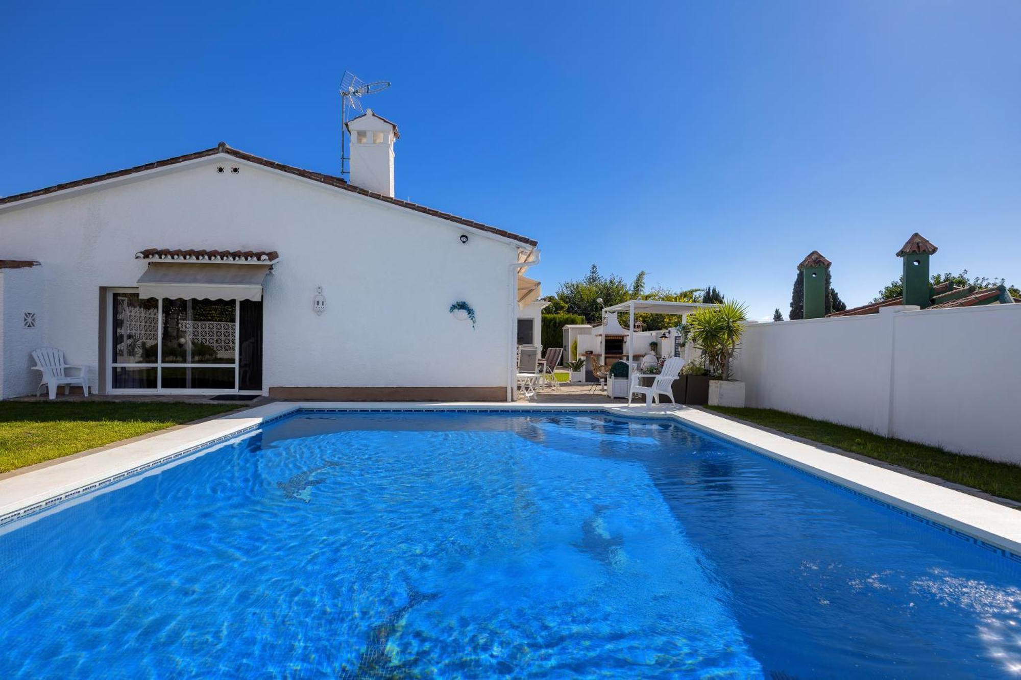 Villa Casacara Marbella Beachside Costabella -Spain ภายนอก รูปภาพ