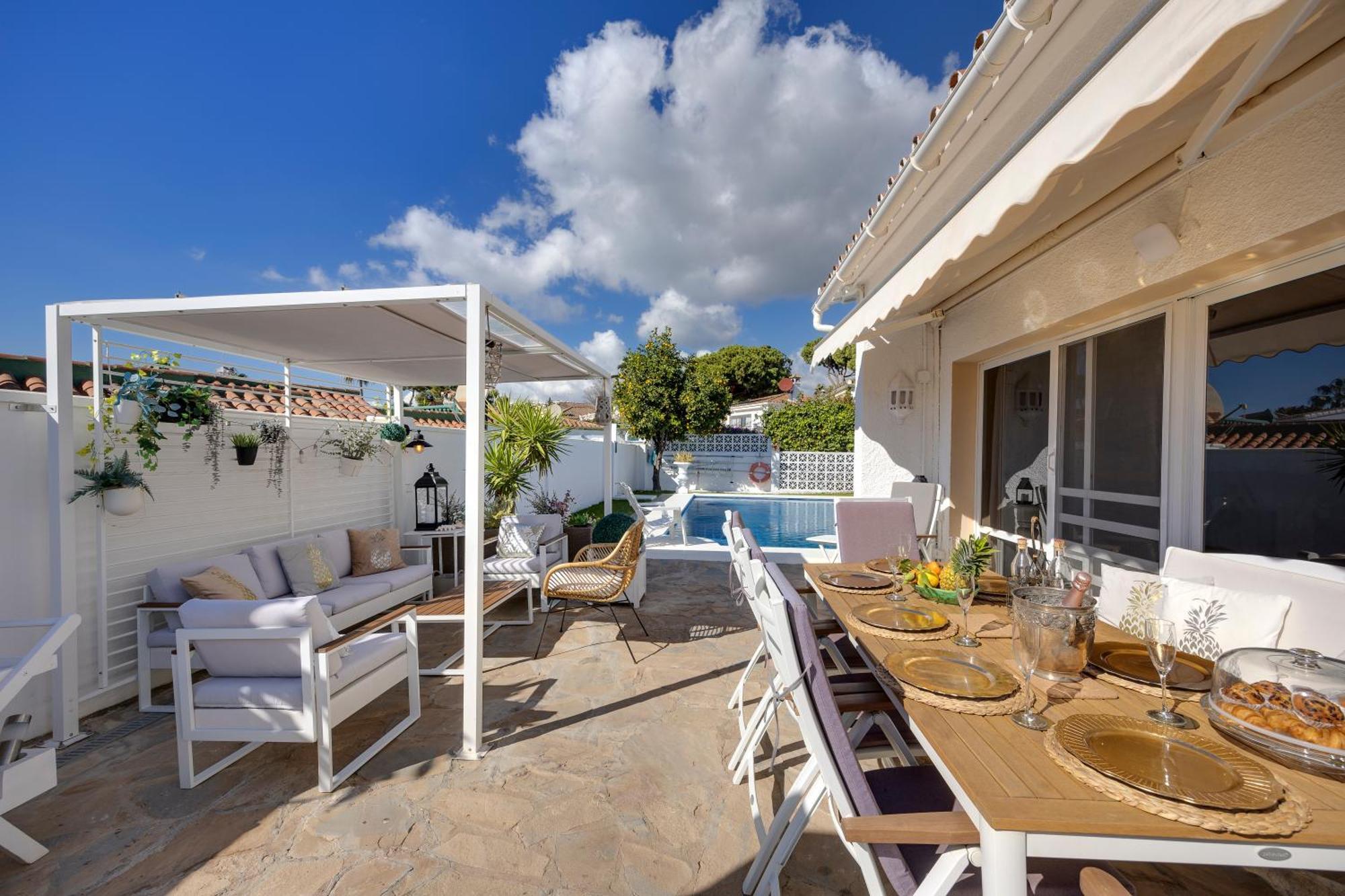 Villa Casacara Marbella Beachside Costabella -Spain ภายนอก รูปภาพ