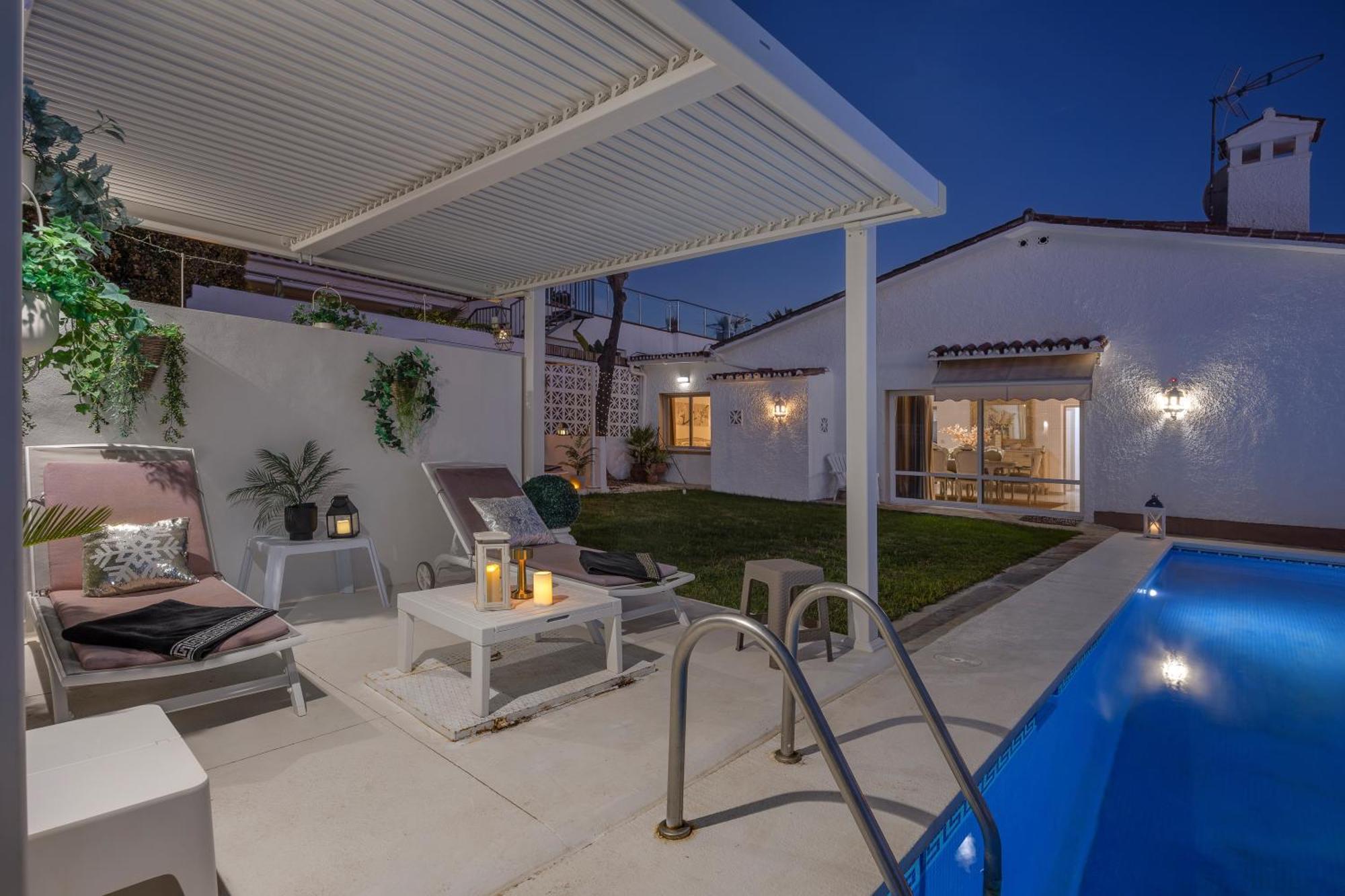Villa Casacara Marbella Beachside Costabella -Spain ภายนอก รูปภาพ
