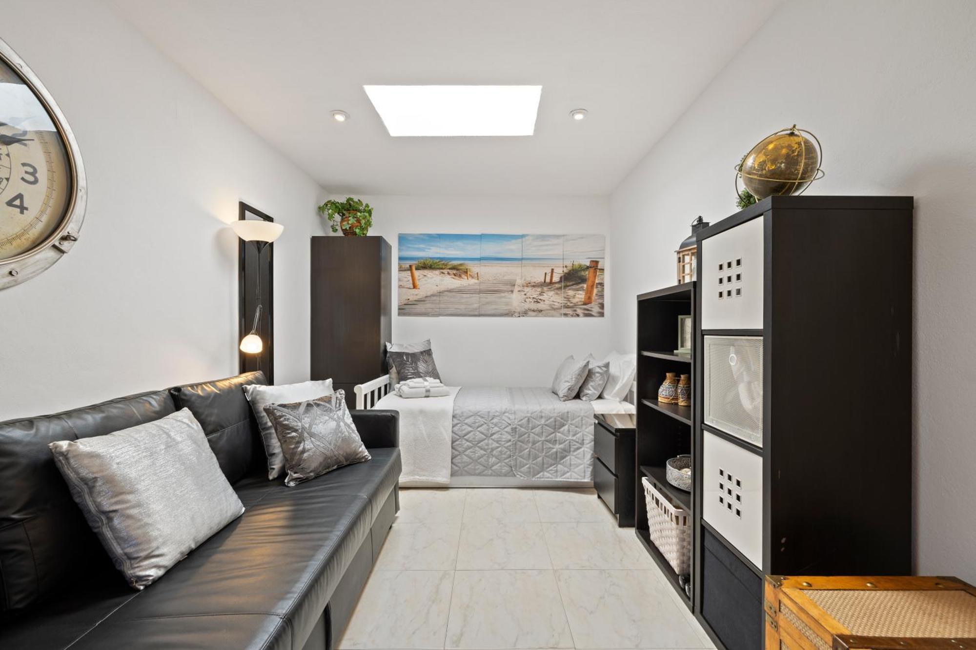 Villa Casacara Marbella Beachside Costabella -Spain ภายนอก รูปภาพ