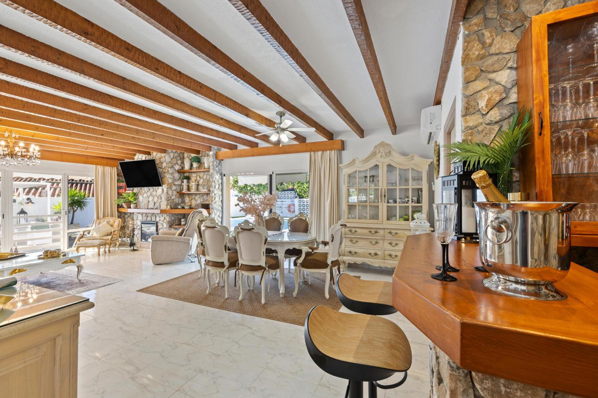 Villa Casacara Marbella Beachside Costabella -Spain ภายนอก รูปภาพ